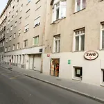 70\'S Retro Viennese Apartment